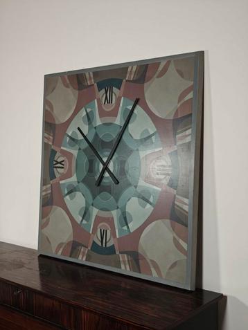 Vintage wandklok Den Haag  beschikbaar voor biedingen