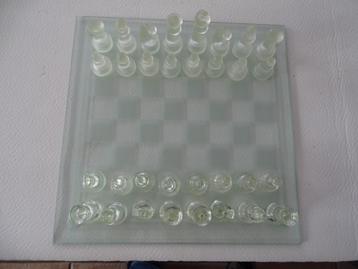Glazen Schaakbord beschikbaar voor biedingen