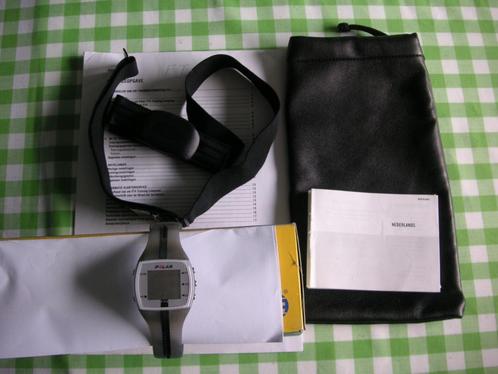 Hartslagmeter polar F4, Sport en Fitness, Hartslagmeters, Zo goed als nieuw, Polar, Met borstriem, Waterdicht, Ophalen of Verzenden