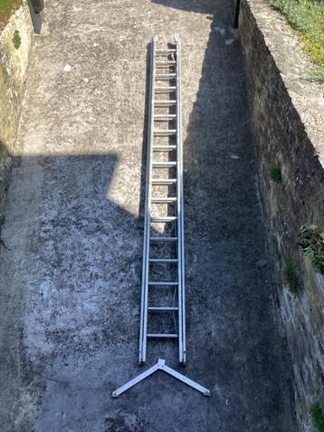 Échelle coulissante 9 m (2 x 4,5 m) – 34 échelons  beschikbaar voor biedingen
