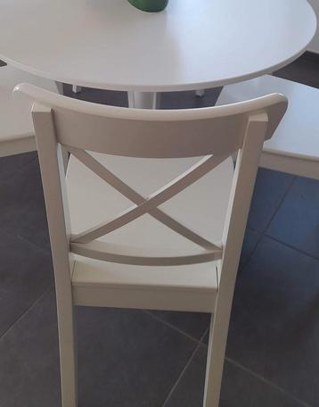 Table ronde et 3 chaises, Maison & Meubles, Tables | Tables à manger, Enlèvement, Comme neuf
