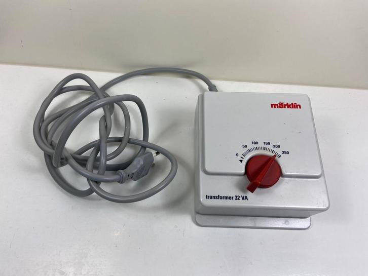 Märklin H0 — 6647 — 32VA transformator (1), Hobby en Vrije tijd, Modeltreinen | H0, Zo goed als nieuw, Transformator of Voeding