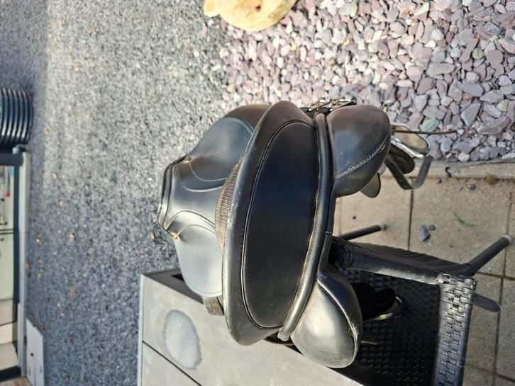 Dressuurzadel 17.5 inch PFIFF, Dieren en Toebehoren, Paarden en Pony's | Zadels, Zo goed als nieuw, Dressuur, Ophalen