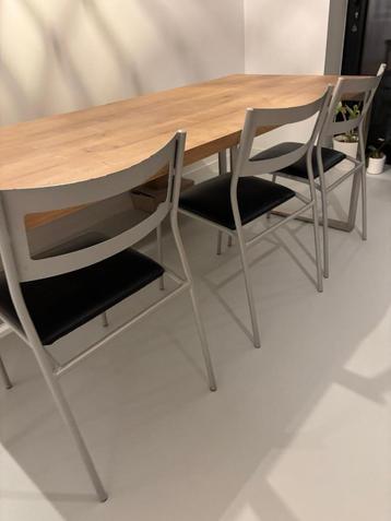  4 comfortabele stoelen – ook per stuk te koop beschikbaar voor biedingen