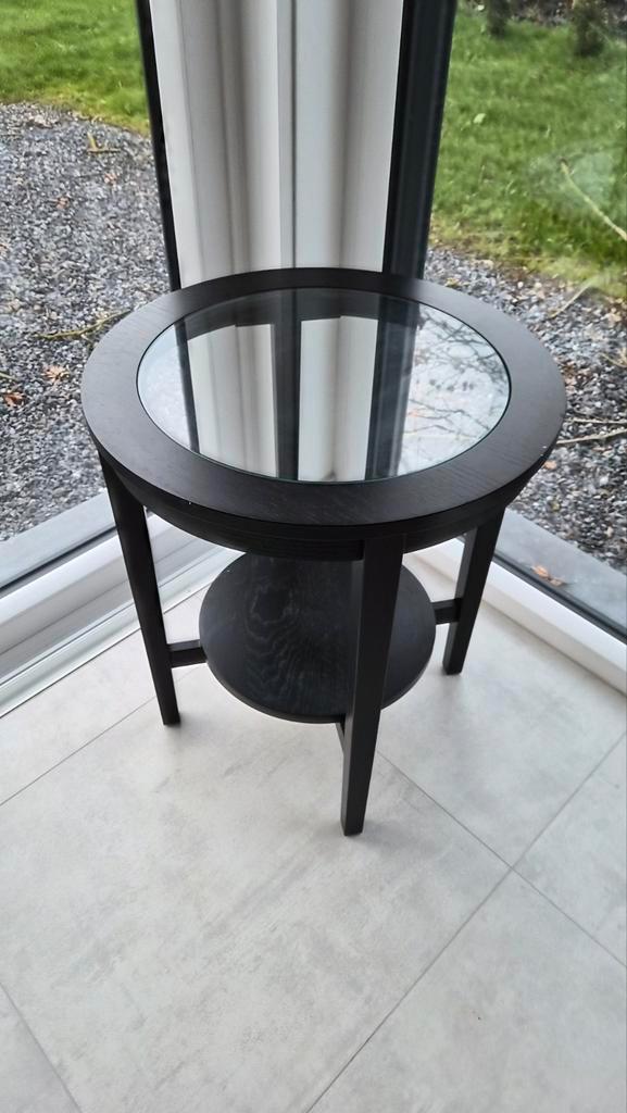 Table d’appoint IKEA MALMSTA – bon état, Huis en Inrichting, Tafels | Bijzettafels, Ophalen