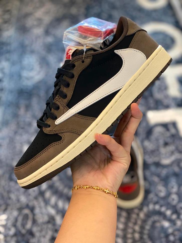 Nike air Jordan 1 “ Travis scott “ mocha low fragment olive, Kleding | Heren, Schoenen, Nieuw, Ophalen of Verzenden