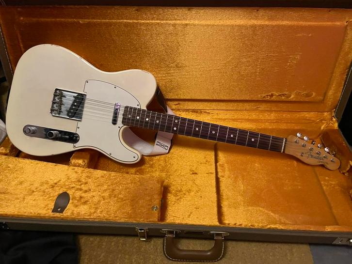 Fender AVRI ‘64 Thin Skin Telecaster Aged White Blonde, Muziek en Instrumenten, Snaarinstrumenten | Gitaren | Elektrisch, Zo goed als nieuw