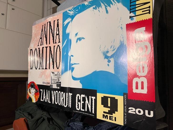 Vintage Poster Anna Domino, zaal vooruit New album 9 mei., Verzamelen, Posters, Gebruikt, Muziek, Deurposter of groter, Rechthoekig Liggend