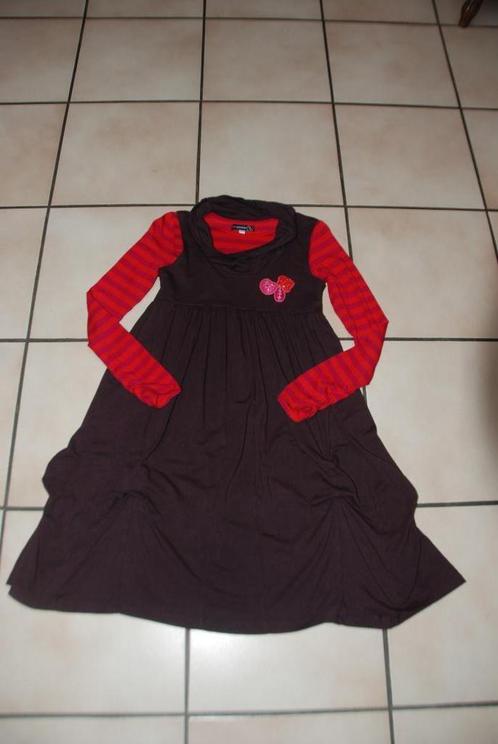 2 in 1 bruine jurk "Jean Bourget" en kunstrood T-shirt T138c, Kinderen en Baby's, Kinderkleding | Maat 140, Zo goed als nieuw