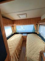 originele bedden van een caravan hobby 495, Particulier, Hobby, Dwarsbed