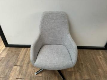 Grijze design loungestoel Markant beschikbaar voor biedingen