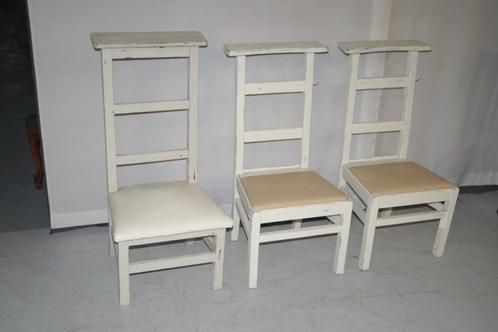 3 oude stevige brocante bijzet stoelen met nieuwe bekleding, Antiek en Kunst, Curiosa en Brocante, Ophalen