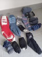 Ensemble de bas et chaussettes pour enfants, Enfants & Bébés, Chaussettes, Utilisé, Enlèvement ou Envoi