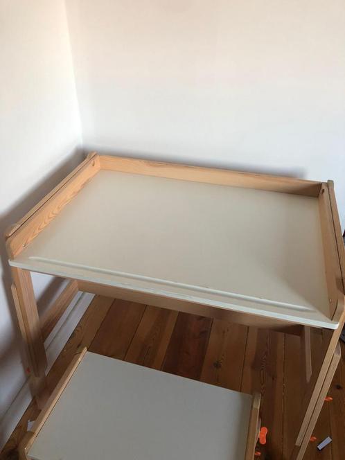 Flisat Bureau ikea + bijhorende kruk, Kinderen en Baby's, Kinderkamer | Tafels en Stoelen, Gebruikt, Tafel(s) en Stoel(en), Ophalen