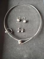 Magnifique ensemble, collier, bague, boucles d'oreilles et b, Bijoux, Sacs & Beauté, Enlèvement