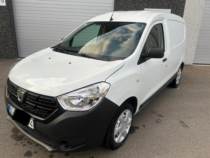 Dacia dokker 1.5dci/ 2021/ airco/ lichte vracht/ €6/ proper, Auto's, Bestelwagens en Lichte vracht, Bedrijf, Te koop, ABS, Airbags