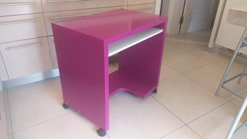 Gratis Computertafel beschikbaar voor biedingen