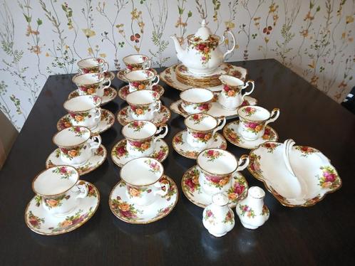 servies royal albert old country roses, Verzamelen, Porselein, Kristal en Bestek, Zo goed als nieuw, Compleet servies, Porselein