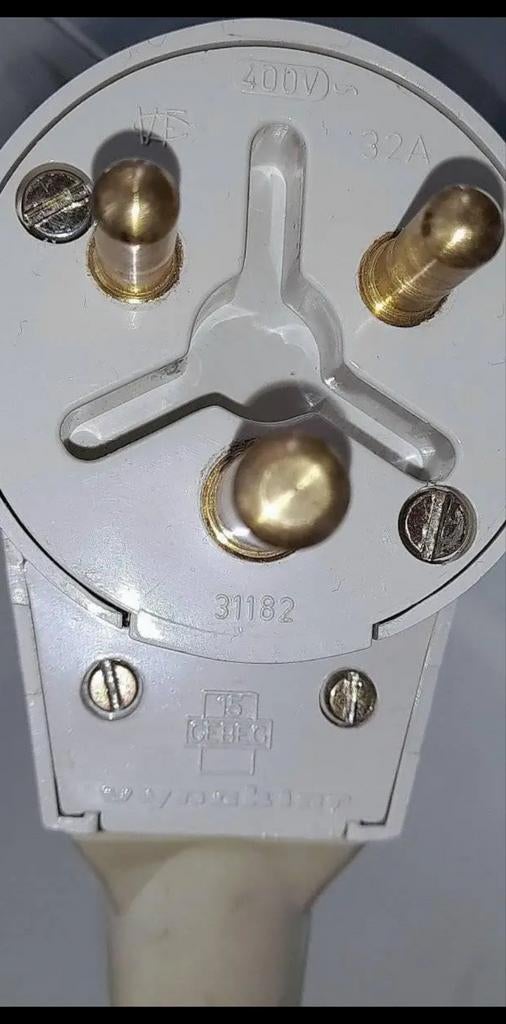 Prise mâle électric CEE Vynckier 32A à saisir ️️️↙️, Doe-het-zelf en Bouw, Elektriciteit en Kabels, Zo goed als nieuw, Stekker