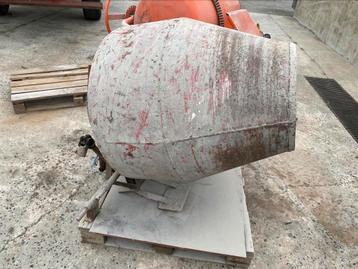 Betonmolen tekoop beschikbaar voor biedingen