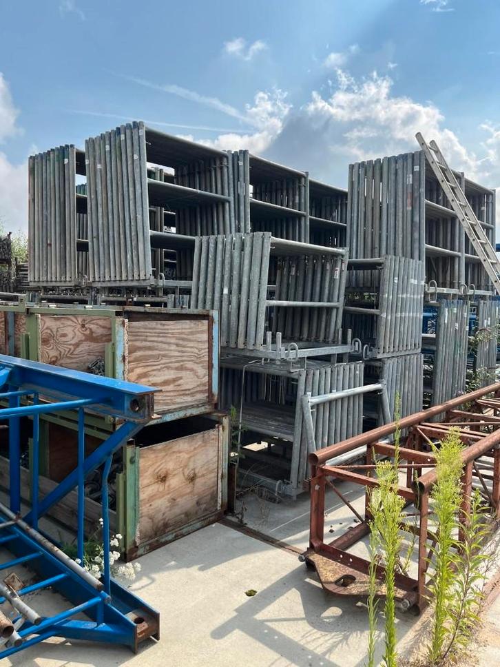 Enorme kwalitatieve goedkope steiger + 2000m2 slechts 15€/m2, Doe-het-zelf en Bouw, Steigers, Zo goed als nieuw, Overige typen