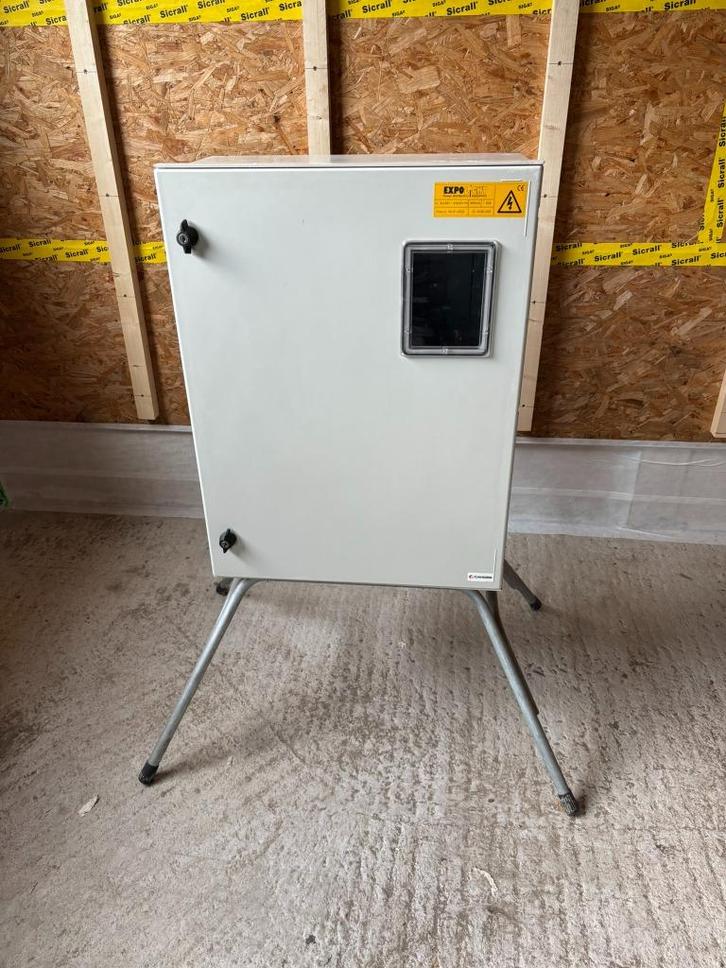 Werfkast, Doe-het-zelf en Bouw, Elektriciteit en Kabels, Zo goed als nieuw, Overige typen, Ophalen