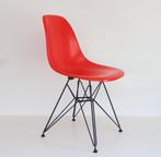 Vitra Eames fiberglas stoel / glasvezel desin chair, Huis en Inrichting, Stoelen, Ophalen of Verzenden, Zo goed als nieuw, Rood