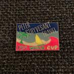 PIN - PETER STUYVESANT TRAVEL - PRO WORLD CUP - SURFEN, Sport, Utilisé, Envoi, Insigne ou Pin's