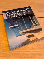 C. Paredes - Moderne huizen in spectaculaire omgevingen, Livres, Art & Culture | Architecture, Comme neuf, C. Paredes, Enlèvement ou Envoi