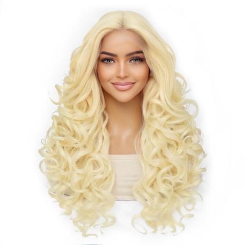 Luxe lace front pruik lang krullend haar lichtblond zonder p, Handtassen en Accessoires, Uiterlijk | Haarverzorging, Nieuw, Pruik of Haarverlenging