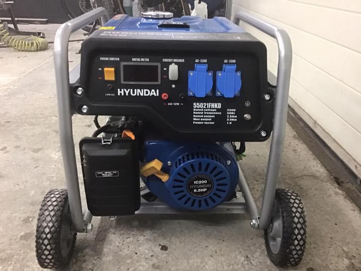 Groupe électrogène Hyundai 3000W neuf, Bricolage & Construction, Générateurs, Neuf, Essence, Moins de 5 kVA, Réduction de bruit