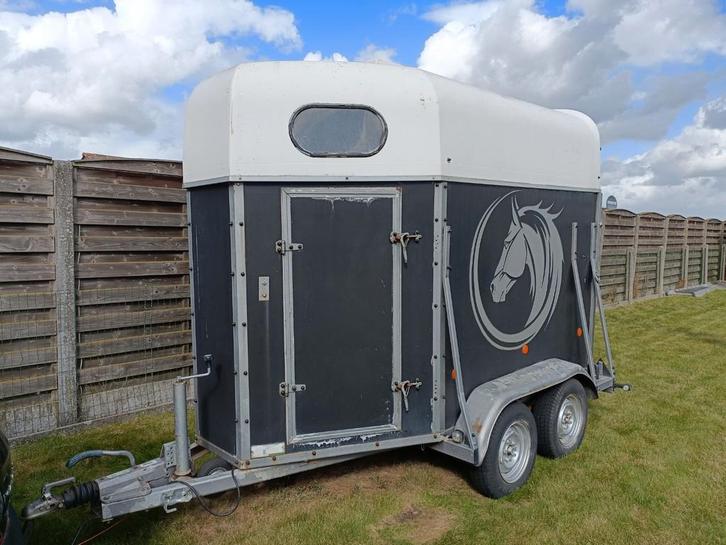 Paarden trailer  2 ton, Dieren en Toebehoren, Paarden en Pony's | Trailers en Aanhangwagens, Gebruikt, 1½-paards trailer, Polyester