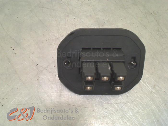 Interrupteur contact de porte d'un Renault Trafic, Autos : Pièces & Accessoires, Carrosserie & Tôlerie, Renault, Utilisé, 3 mois de garantie