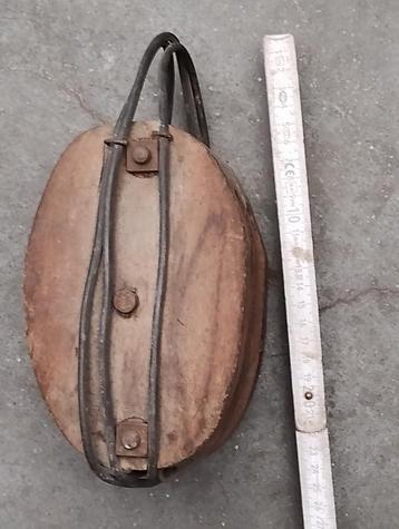 vintage takel beschikbaar voor biedingen