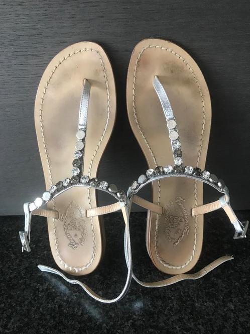 Sandalen met steentjes maat 40, Vêtements | Femmes, Chaussures, Comme neuf, Sandales et Mûles, Gris, Enlèvement