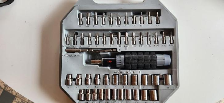 Ratelbox voor doppen en schroevendraaierbits, Doe-het-zelf en Bouw, Gereedschap | Handgereedschap, Gebruikt, Ophalen of Verzenden