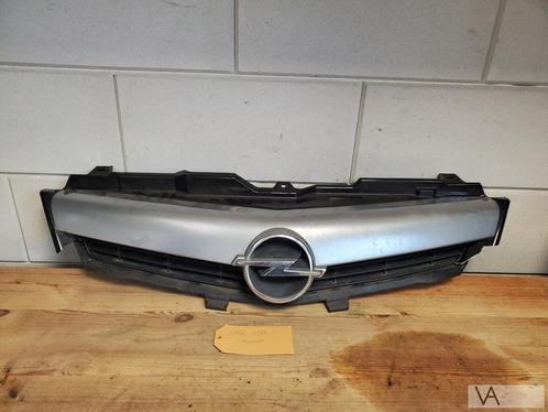 Opel Tigra twintop 2004 - 2009 grille in voorbumper €100, Auto-onderdelen, Overige Auto-onderdelen, Opel, Gebruikt, Ophalen of Verzenden