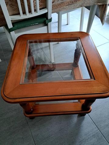 Table basse en bois de merisier  beschikbaar voor biedingen