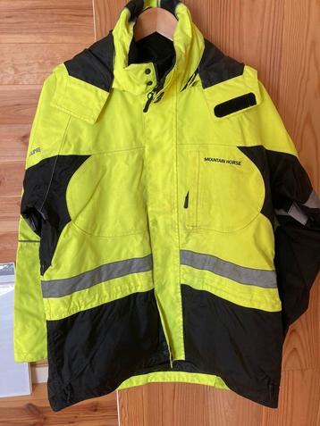 Veste imperméable Mountainhorse taille M disponible aux enchères