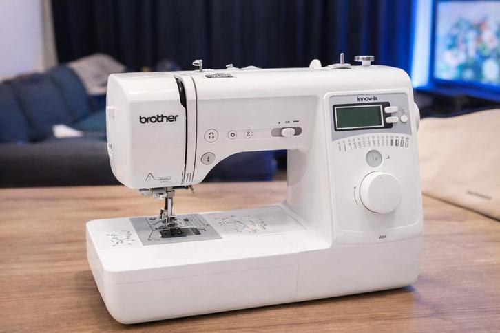 Brother A16 elektronische naaimachine – zo goed als nieuw, Hobby & Loisirs créatifs, Machines à coudre & Accessoires, Comme neuf