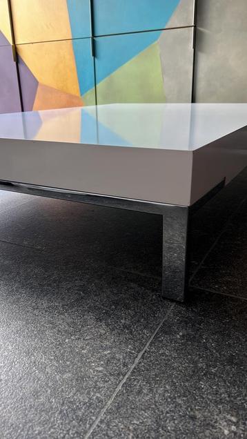 Lage salontafel  beschikbaar voor biedingen