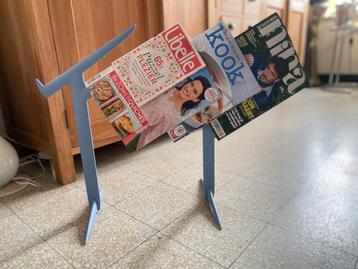 Philippe Starck for Kartell tijdschriftenrek beschikbaar voor biedingen