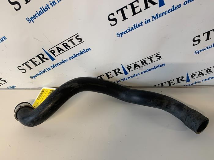 Radiateurslang van een Mercedes E-Klasse, Auto-onderdelen, Airco en Verwarming, Mercedes-Benz, Gebruikt, 3 maanden garantie, Ophalen of Verzenden