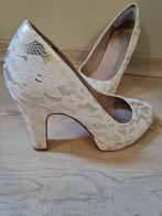 Pumps 40, Kleding | Dames, Schoenen, Wit, Zo goed als nieuw, Mezura, Pumps