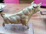 Goudbronzen Stier., Antiek en Kunst, Brons, Ophalen