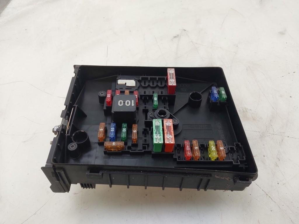 BOITIER FUSIBLES Caddy IV (|1K0937125D|1K0937125C|), Dhr. J. Ham, Volkswagen, Administratie@autoham.nl, Utilisé