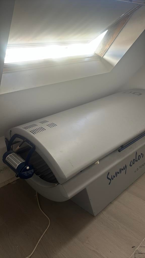 Lit de bronzage Sunny Color, Enlèvement, Comme neuf