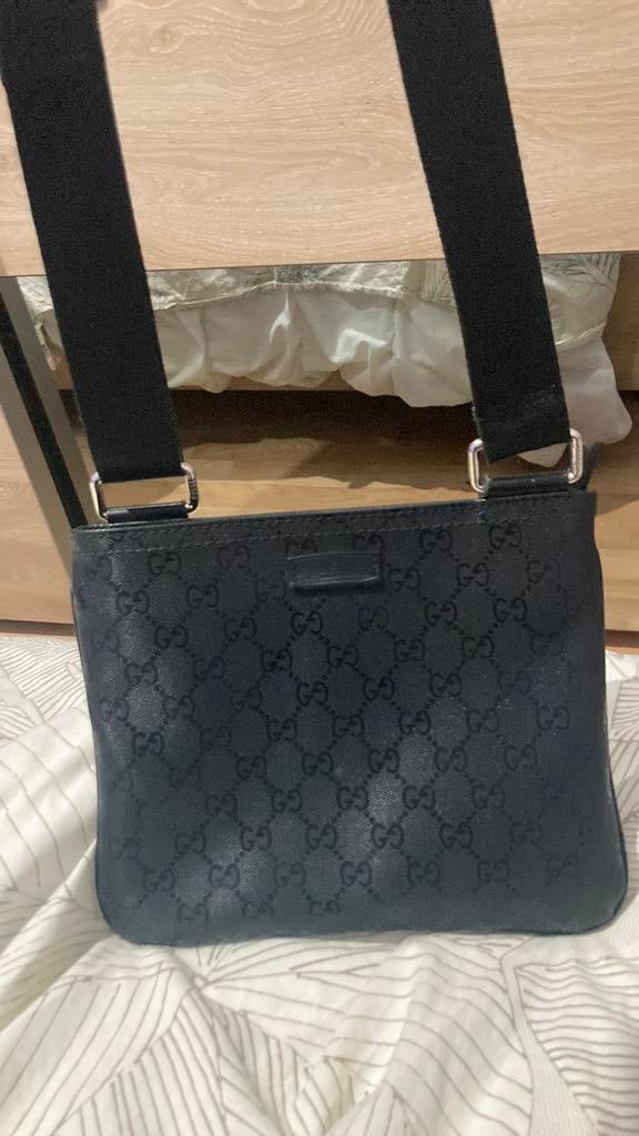 Sacoche gucci très bon état 70€, Bijoux, Sacs & Beauté, Autres marques, Cuir, Enlèvement ou Envoi, Comme neuf
