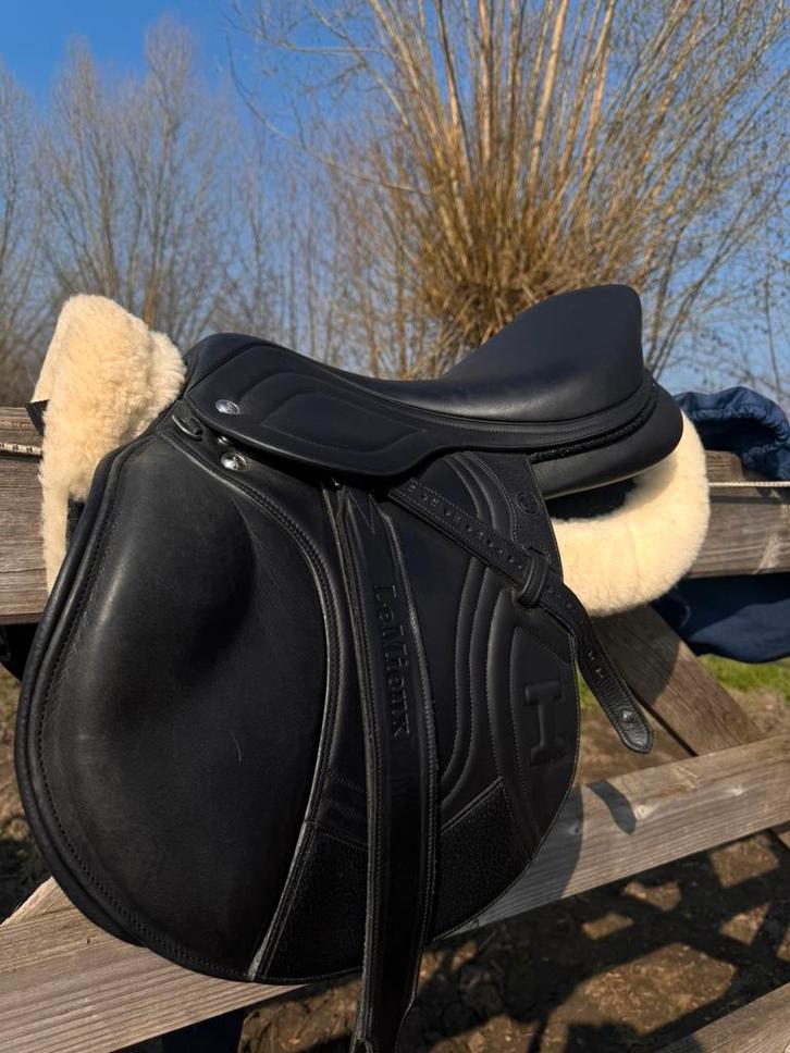 Ikonic springzadelEvolution Black Label, Dieren en Toebehoren, Paarden en Pony's | Zadels, Zo goed als nieuw, Ophalen of Verzenden