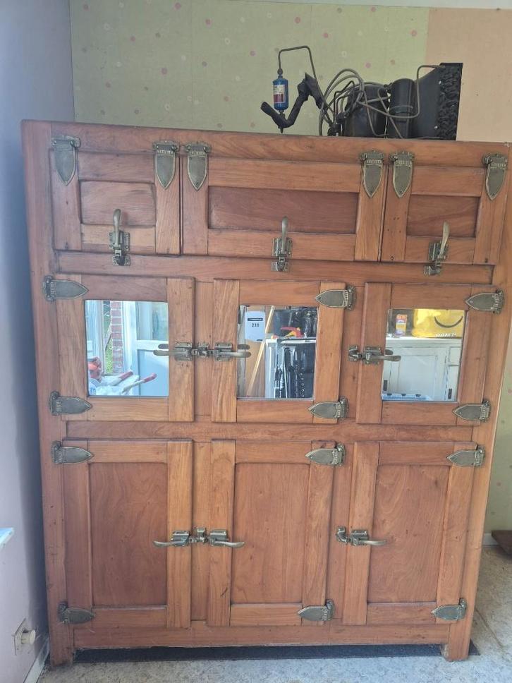 Braziliaanse koelkast, Antiek en Kunst, Antiek | Meubels | Kasten, Ophalen